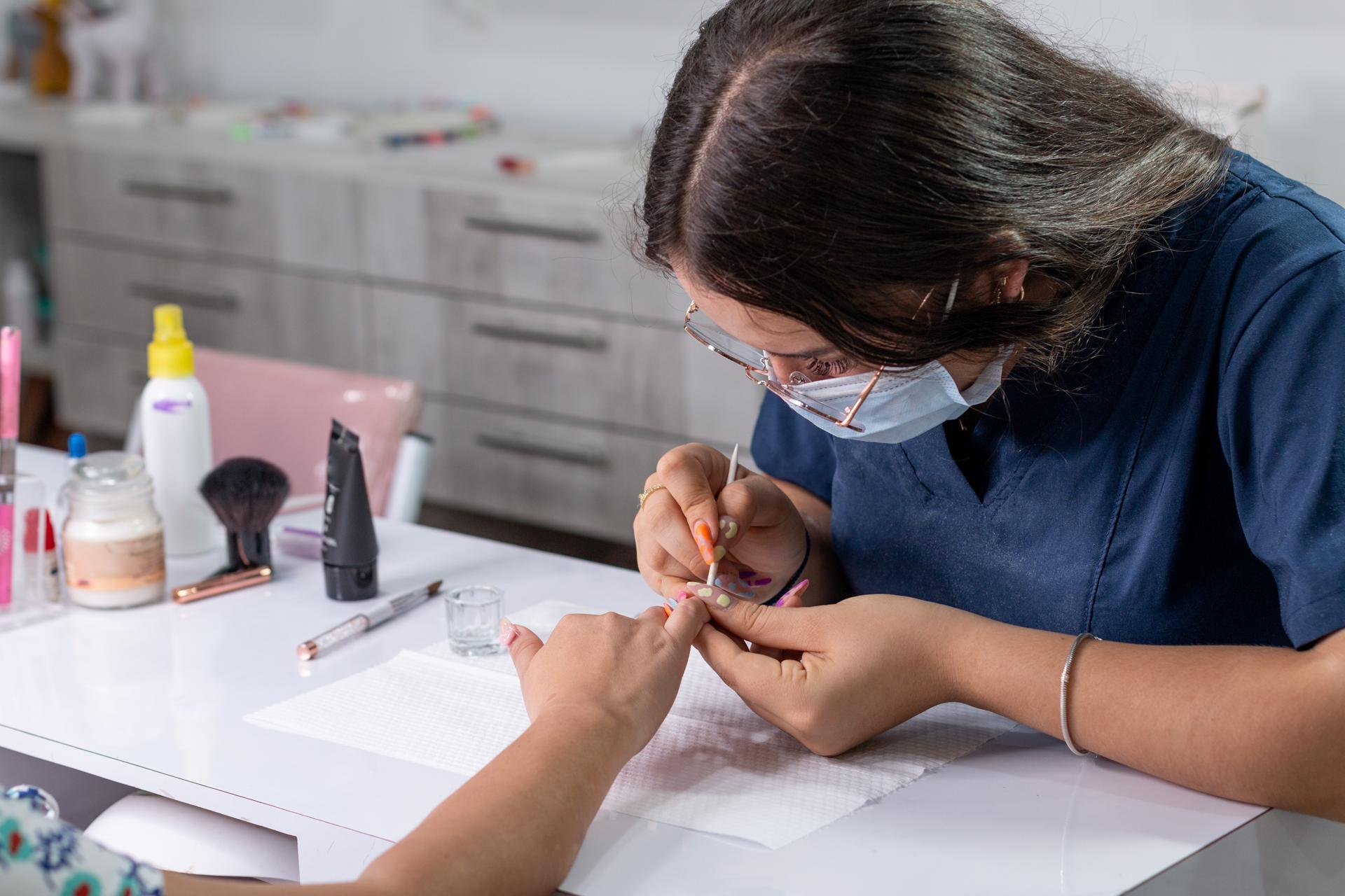 Formação Técnica de Unhas Formação Técnica de Unhas